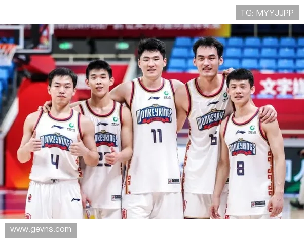 南京篮球队以63分高居锦标赛积分榜首位展现强劲实力