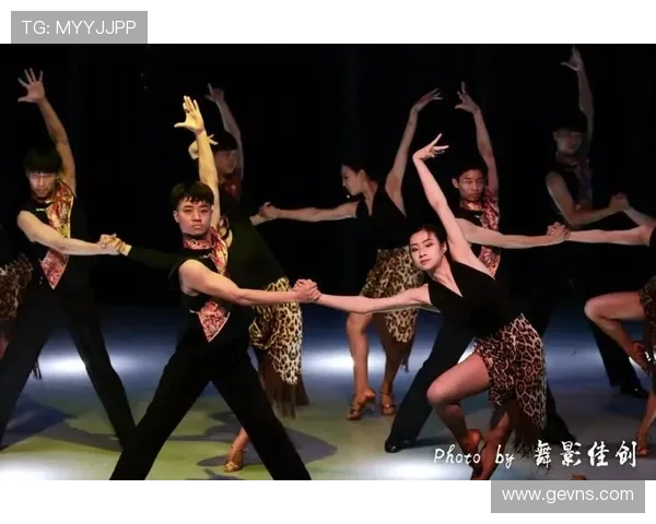 武汉街舞队实力引发热议争议背后的文化与团结力量探讨 武汉街舞队实力引发热议争议背后的文化与团结力量探讨