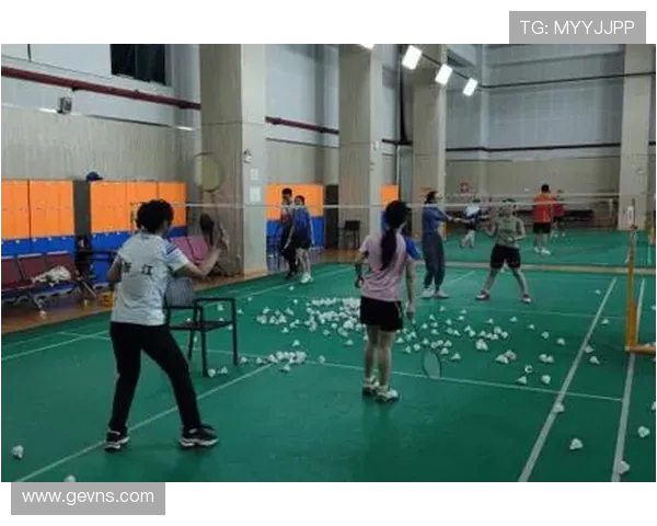 聚焦羽毛球技术提升:探索上海羽毛球队的训练与战术创新之路 聚焦羽毛球技术提升:探索上海羽毛球队的训练与战术创新之路