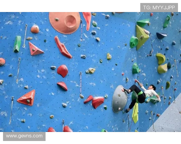 重庆攀岩队防守体系解析与攀岩战术的深度探讨